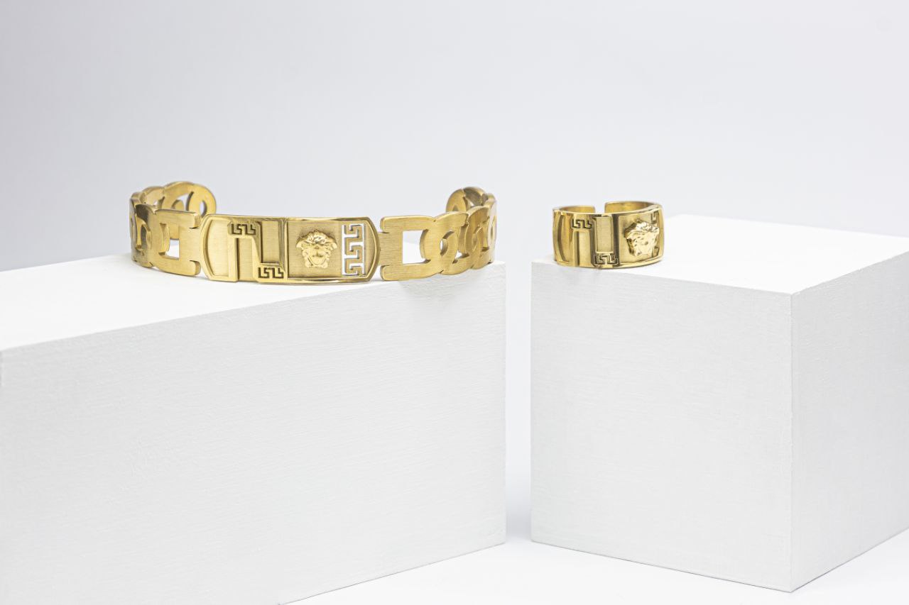 IMG_20250324_182852_894 ست دستبند و انگشتر ورساچه استیل خارجی رنگ طلایی - Image 1