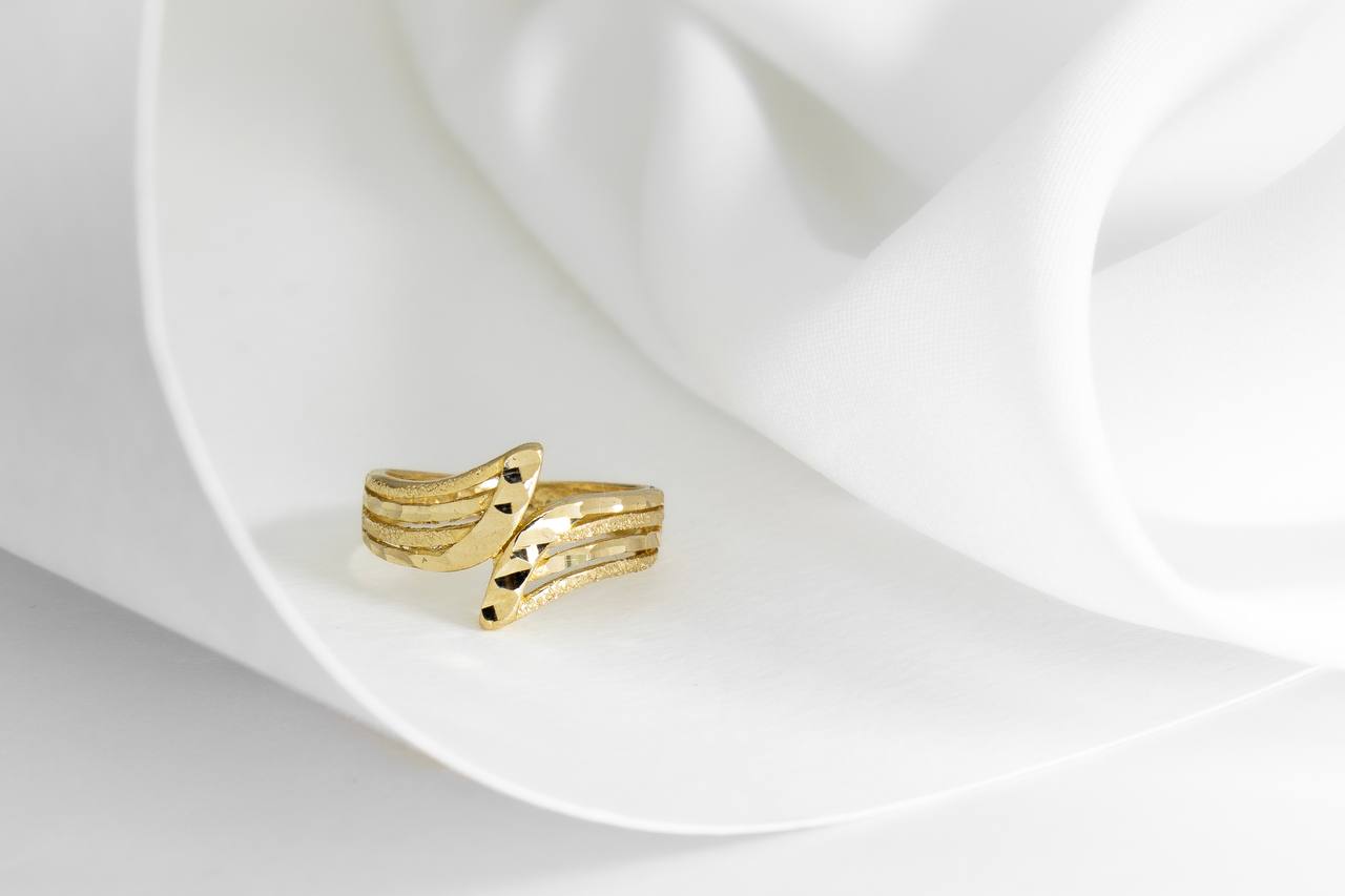 IMG_20250325_013136_619 انگشتر طلاروس زنانه کاملا مشابه طلا کد 2044 - Image 1