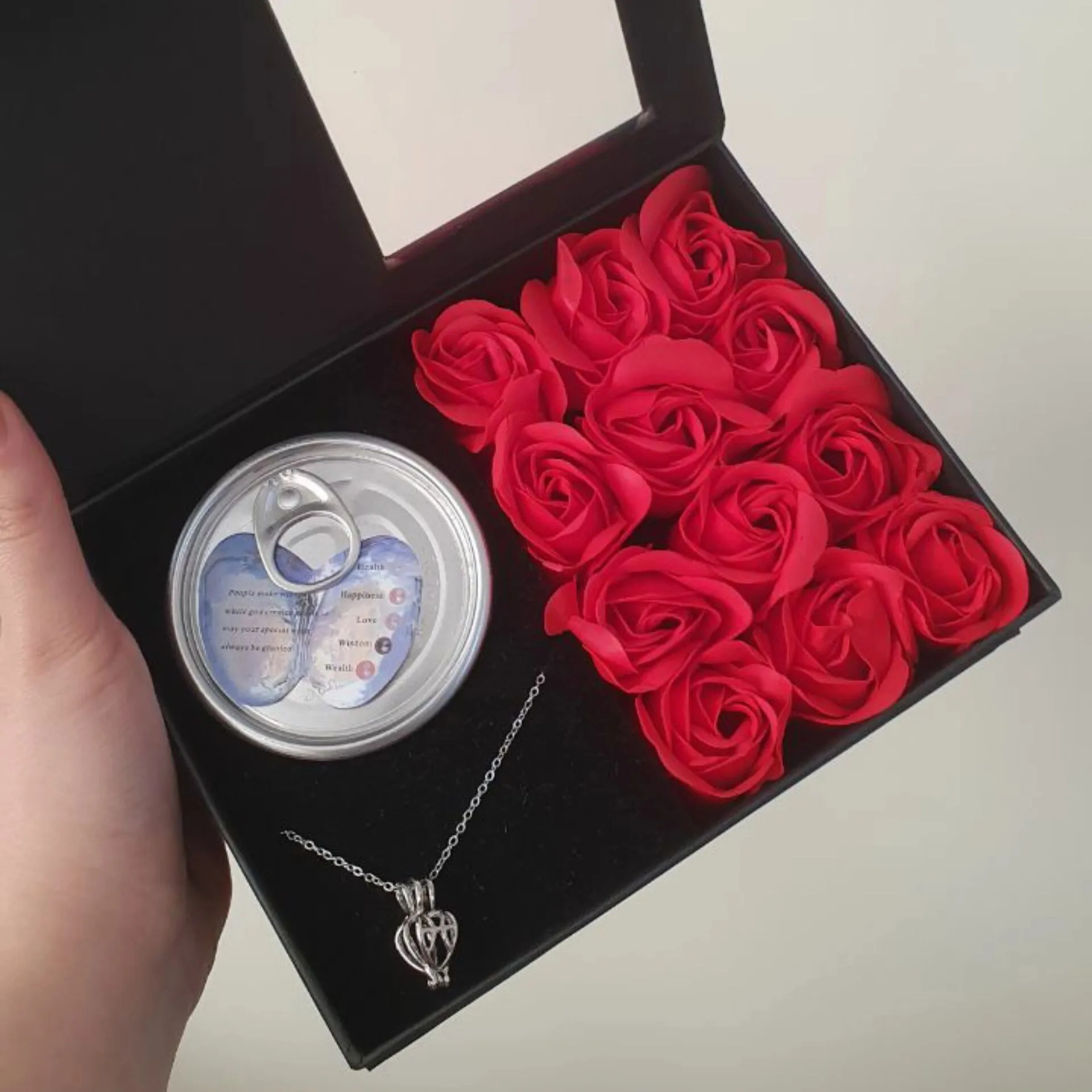 مروارید-عشق-باکس-کادویی-2.webp گردنبند مروارید عشق باکس کادویی استیل - Image 1